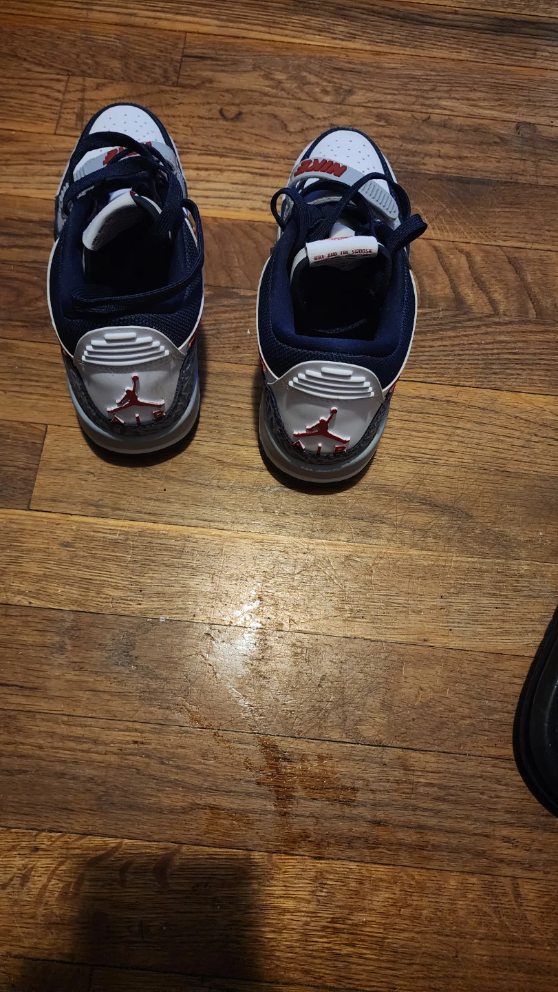 Nike Air Jordan 3 OG Sneakers - photo 3
