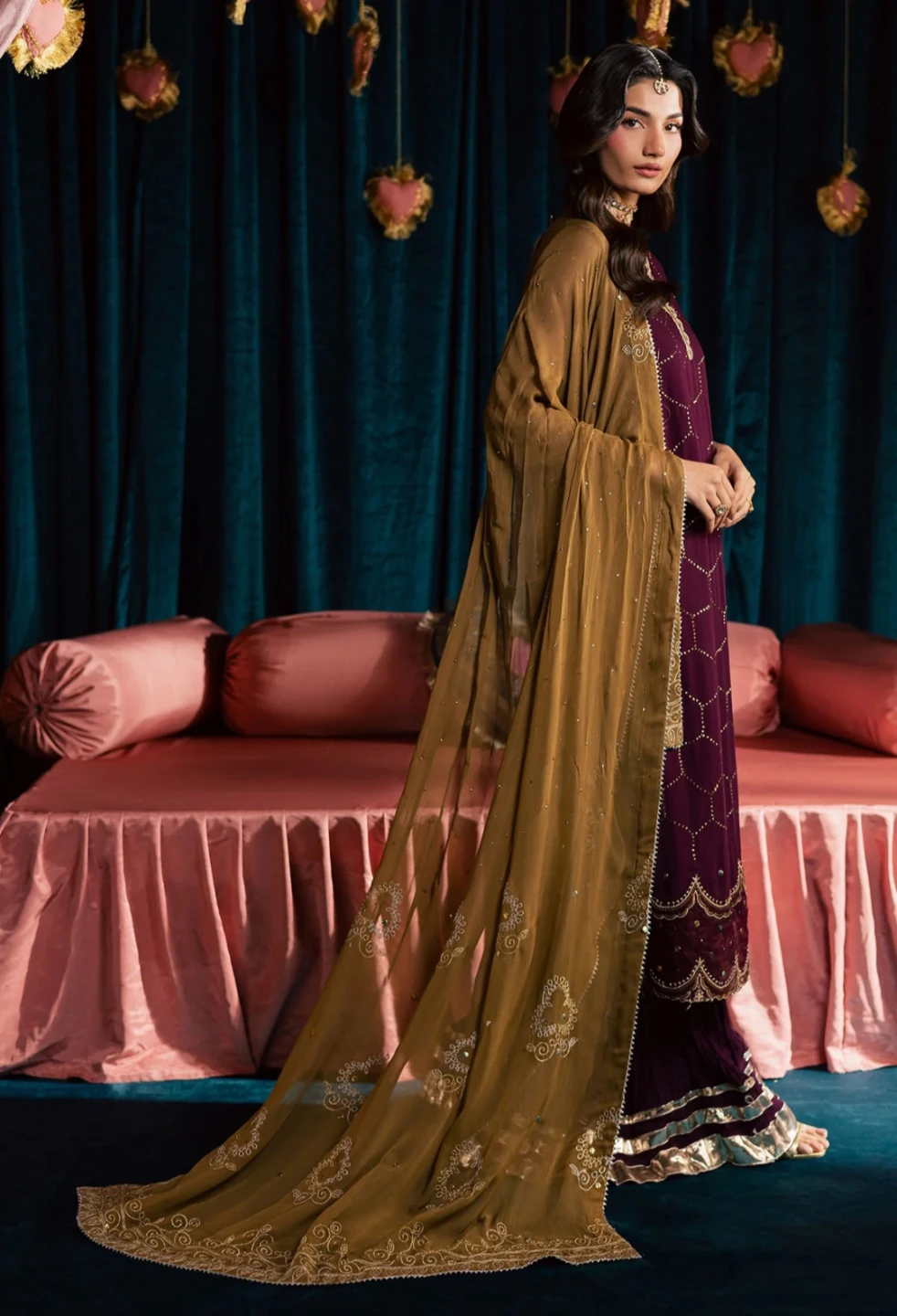 Women's Embroidered Burgundy & Gold Salwar Kameez - photo 4