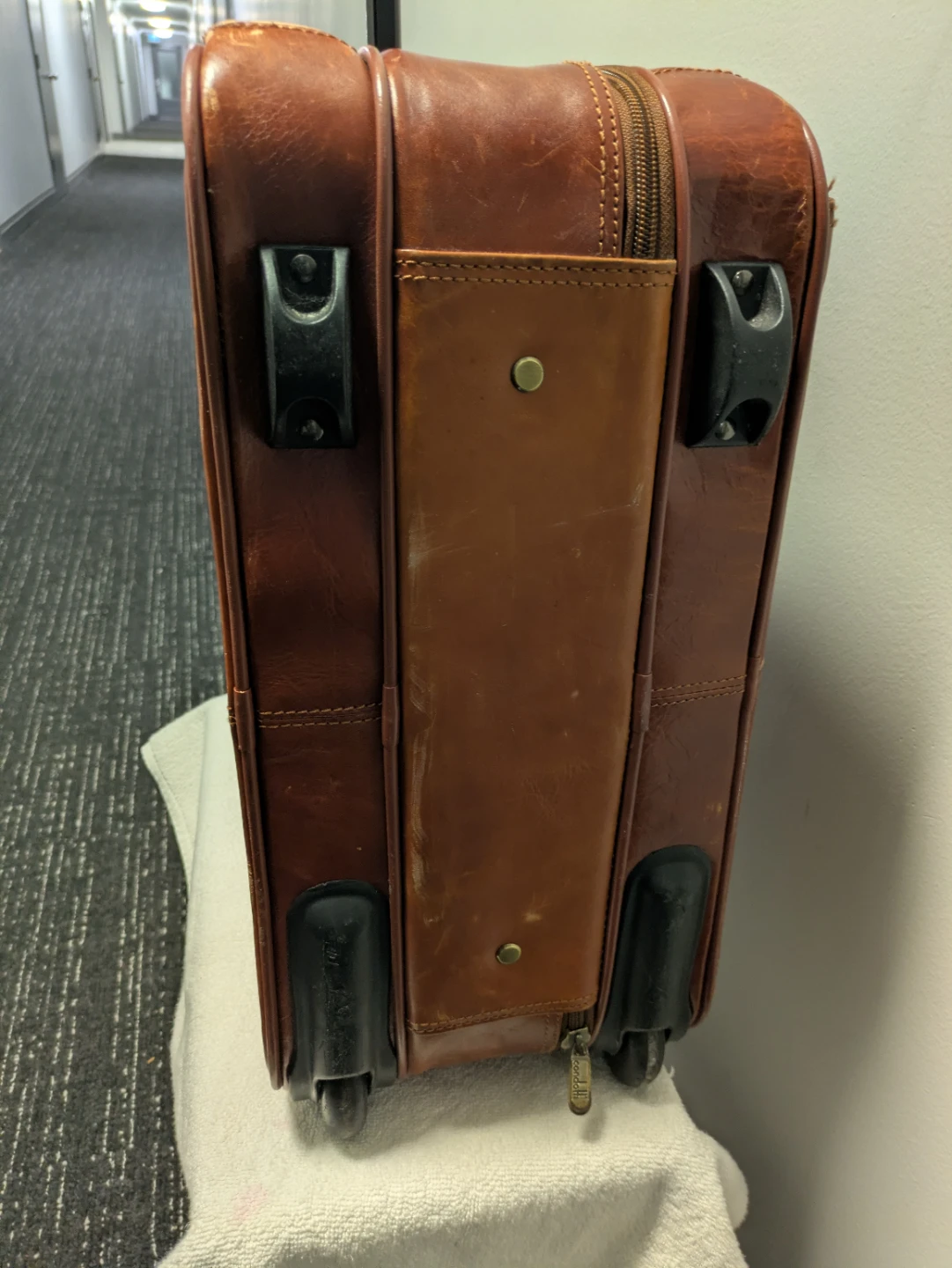 Condotti Leather Luggage Briefcase - photo 5