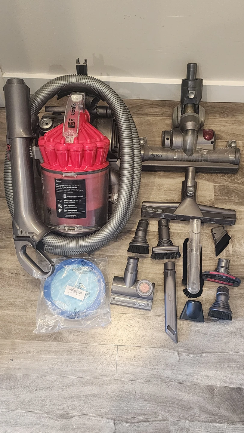 Dyson DC32 Vacuum