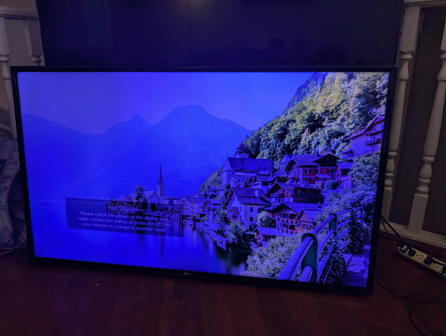 LG 4K UHD HDR Smart TV - photo 2