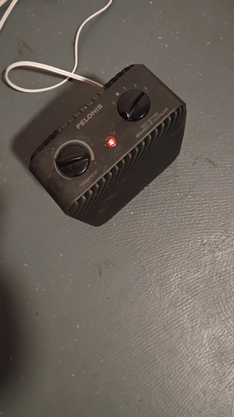 Pelonis Electric Heater - photo 2