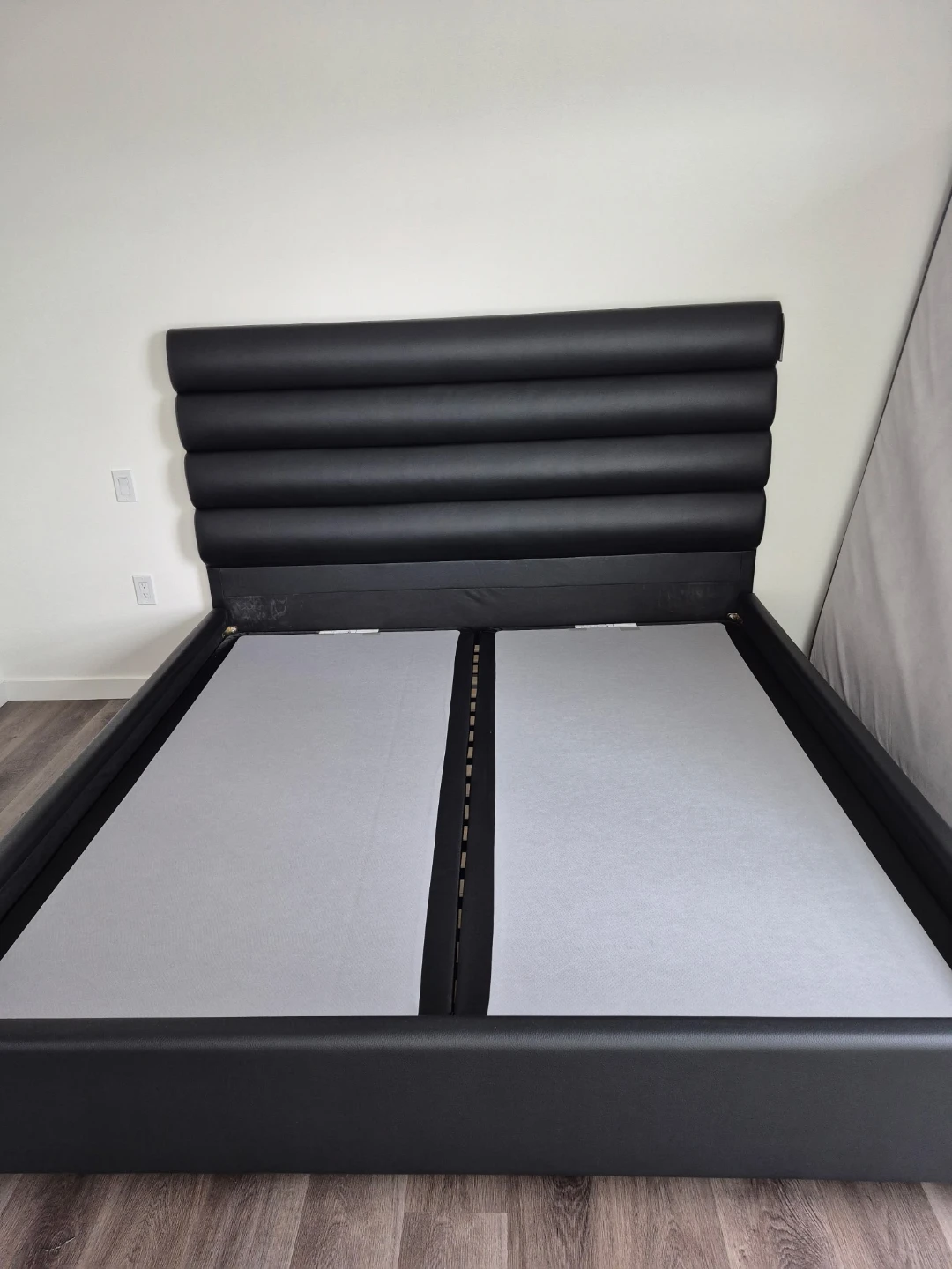 KingSize Upholstered Platform Bed + Beautyrest Mattress - photo 3