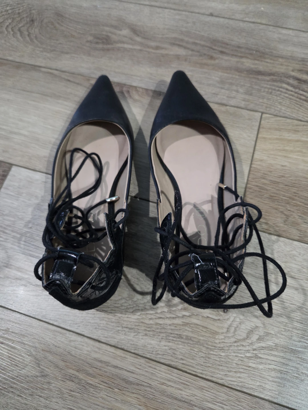 [Aldo] Black Pointed Toe Lace-Up Flats - Size 7