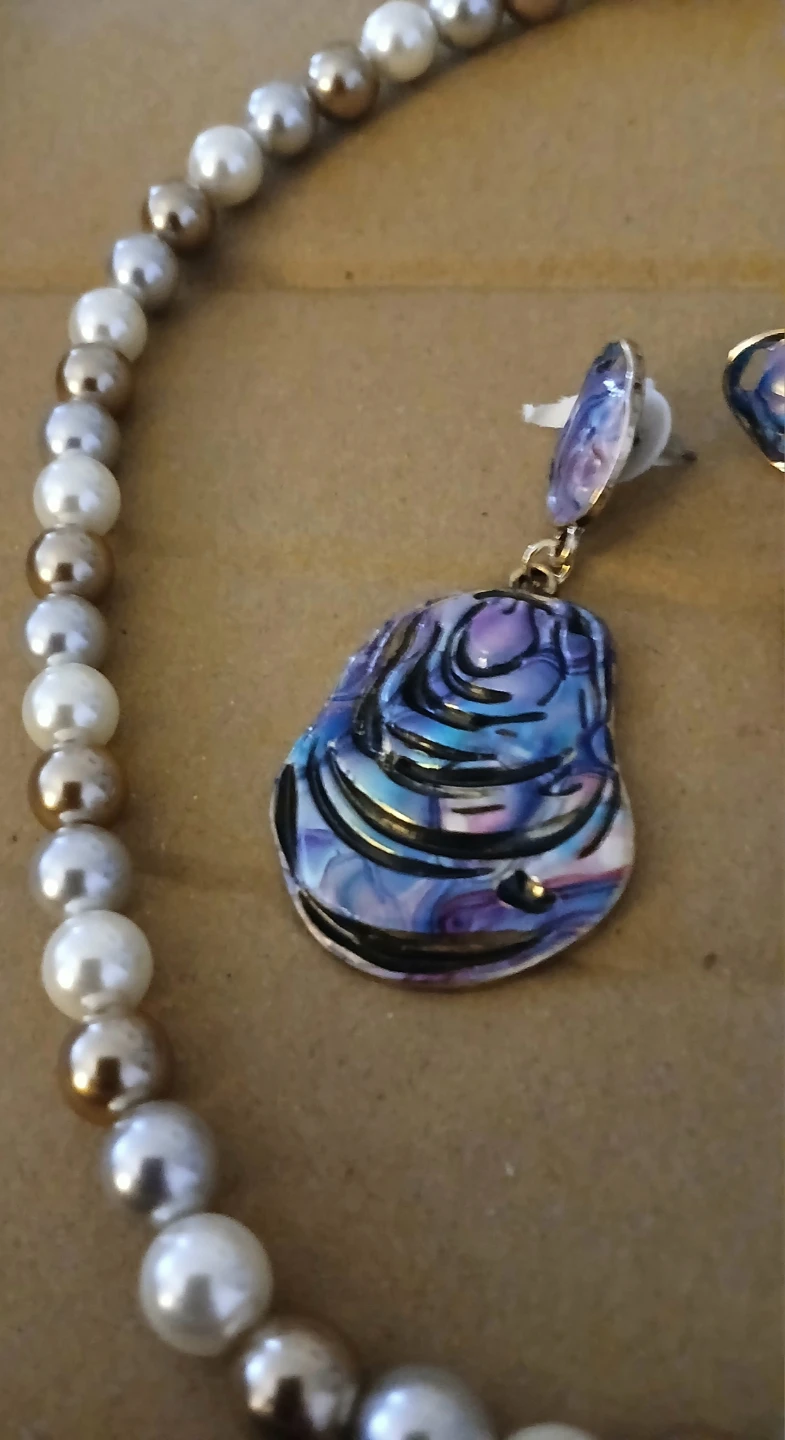 Pearl Necklace and Matching Earrings Set - photo 3