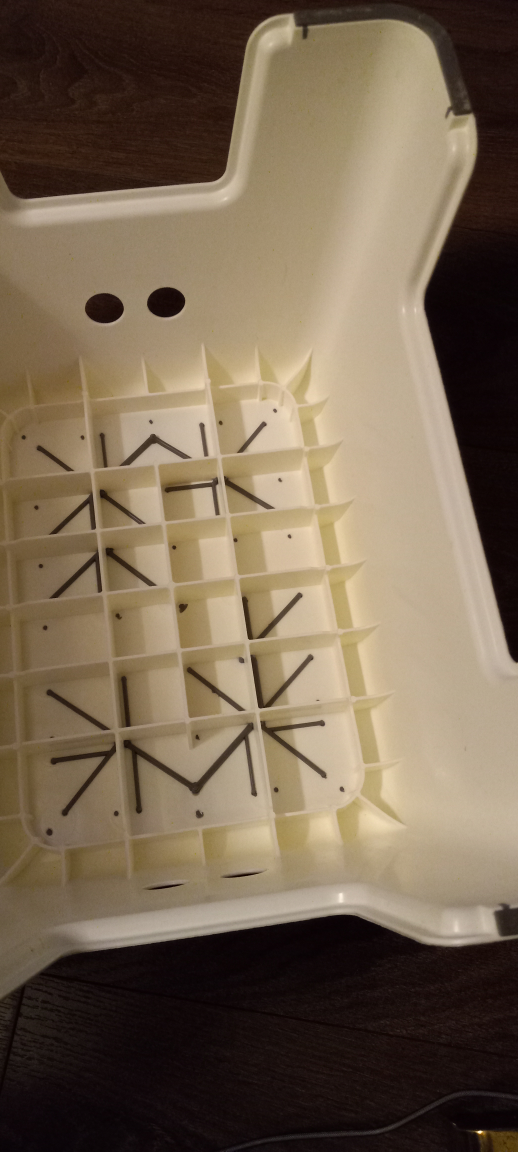 White Plastic Step Stool 🏆 - photo 2