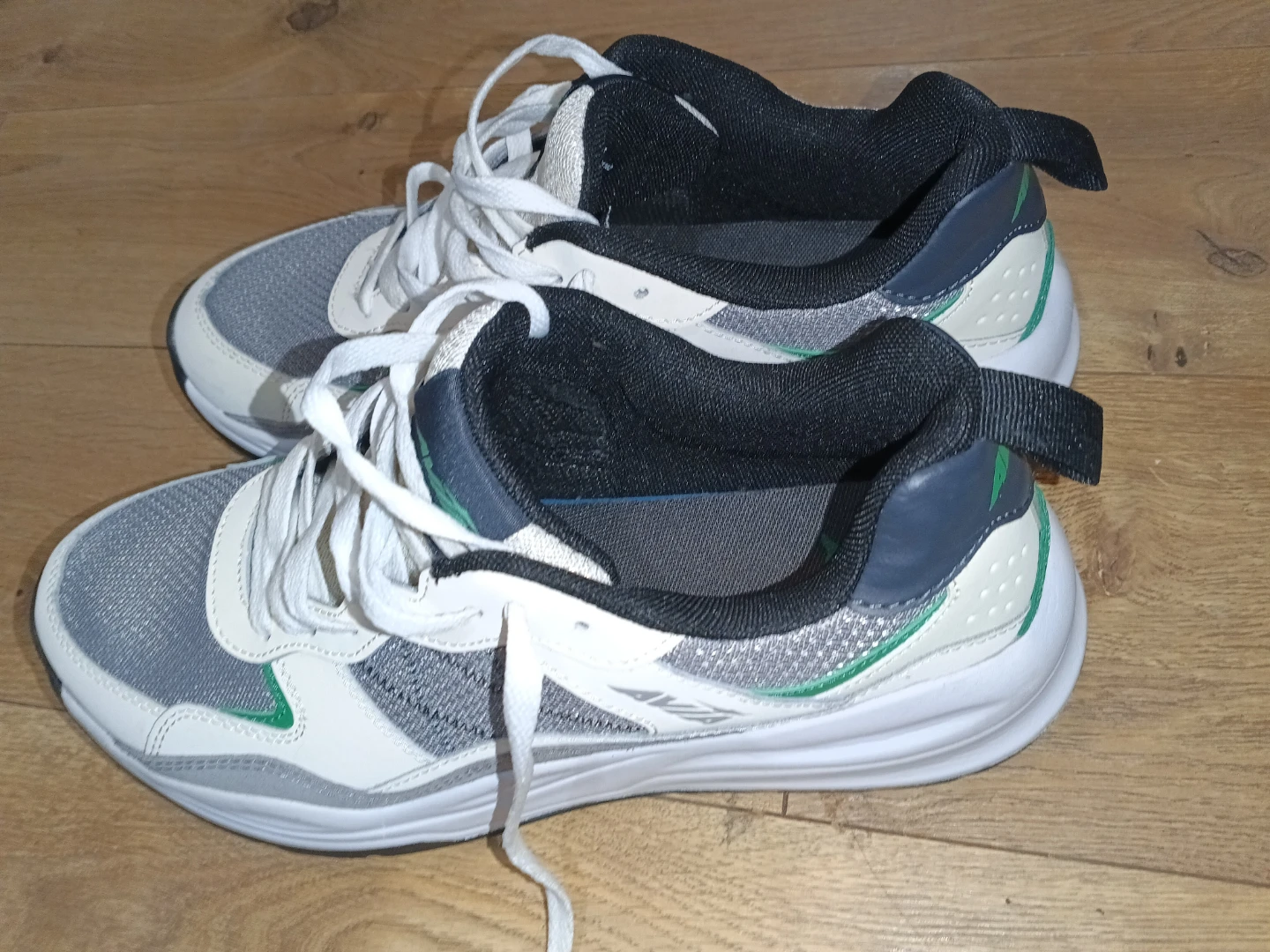 Size 10.5. Avia Men's White/Grey/Green Athletic Shoes - photo 3