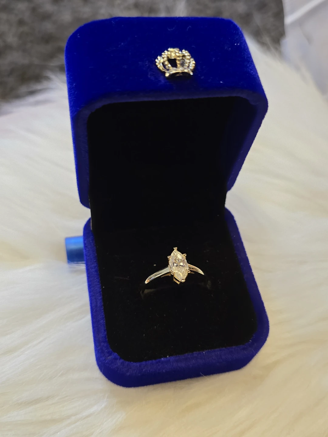 1.0 carat Marquise Cut Moissanite Diamond Engagement Ring - photo 5