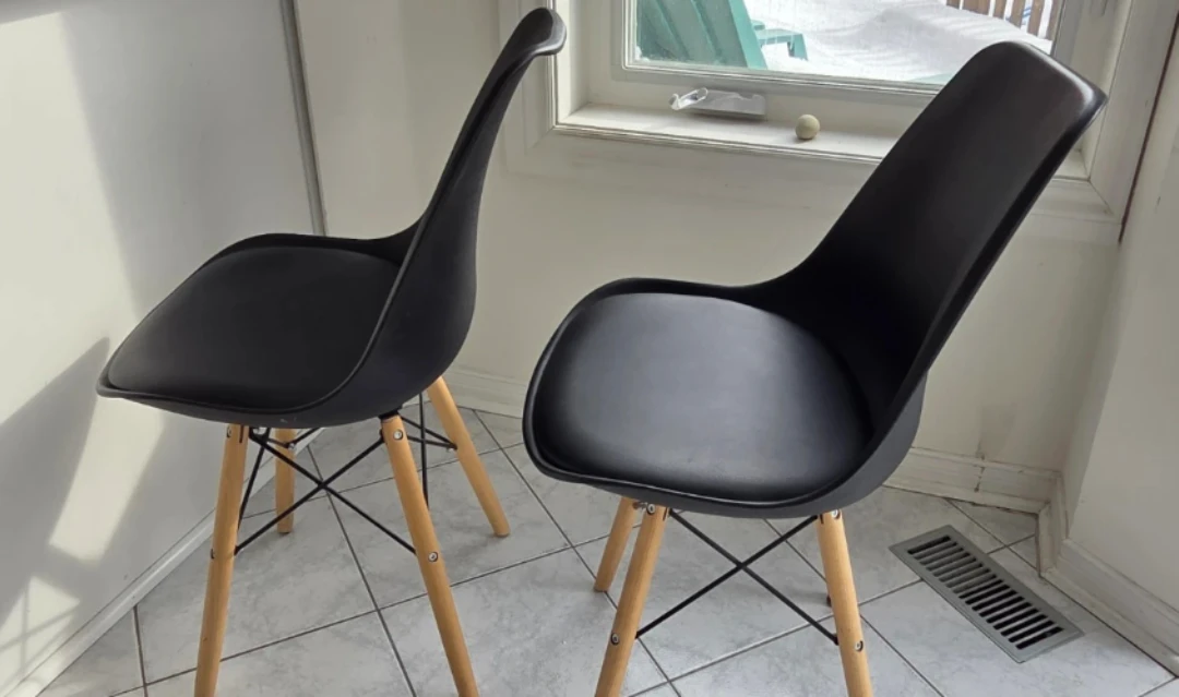 Set of 2 Black Dining Chairs with Wooden Legs - photo 2