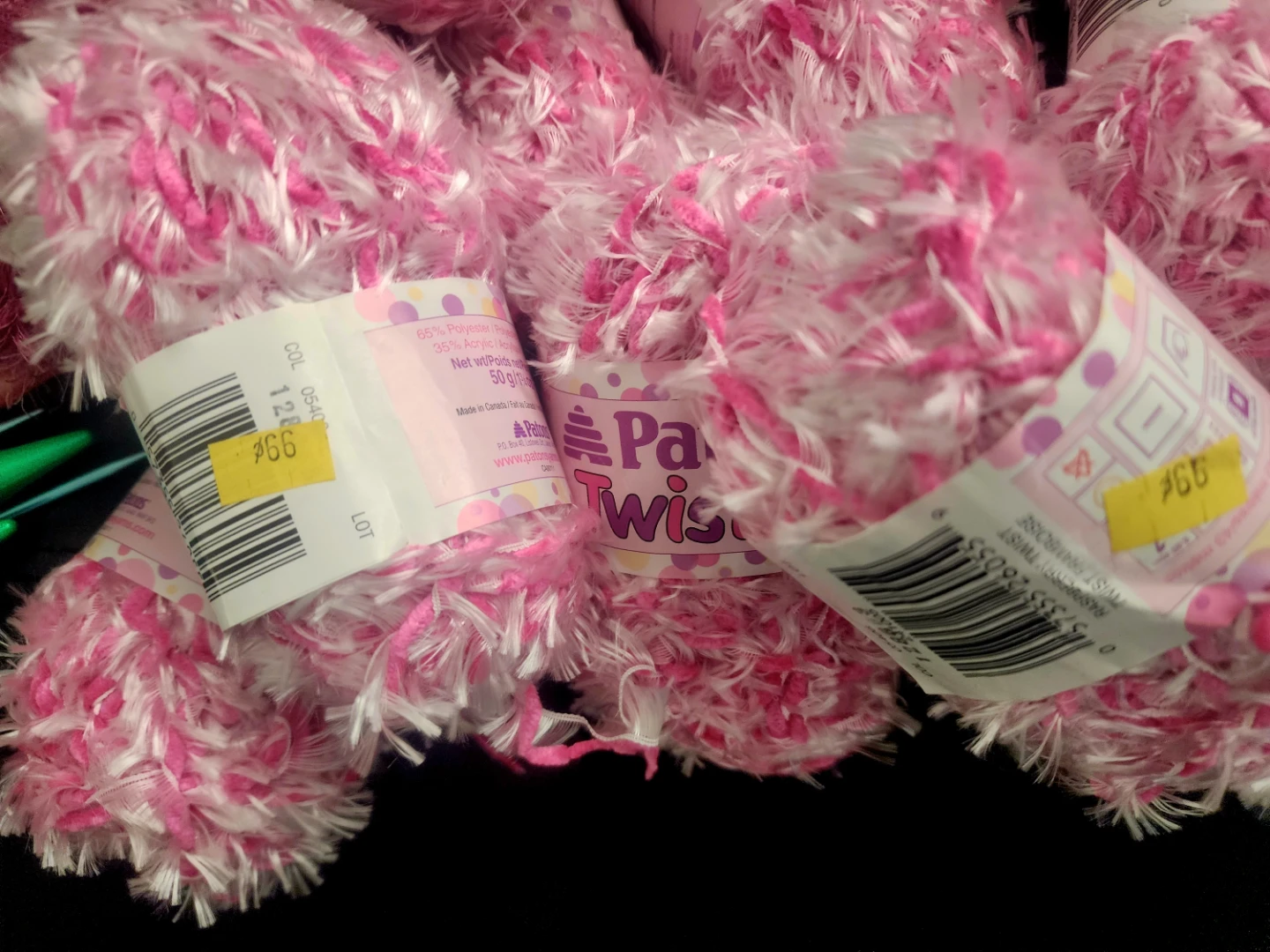 Patons Twister Yarn & Knitting Needles - photo 2