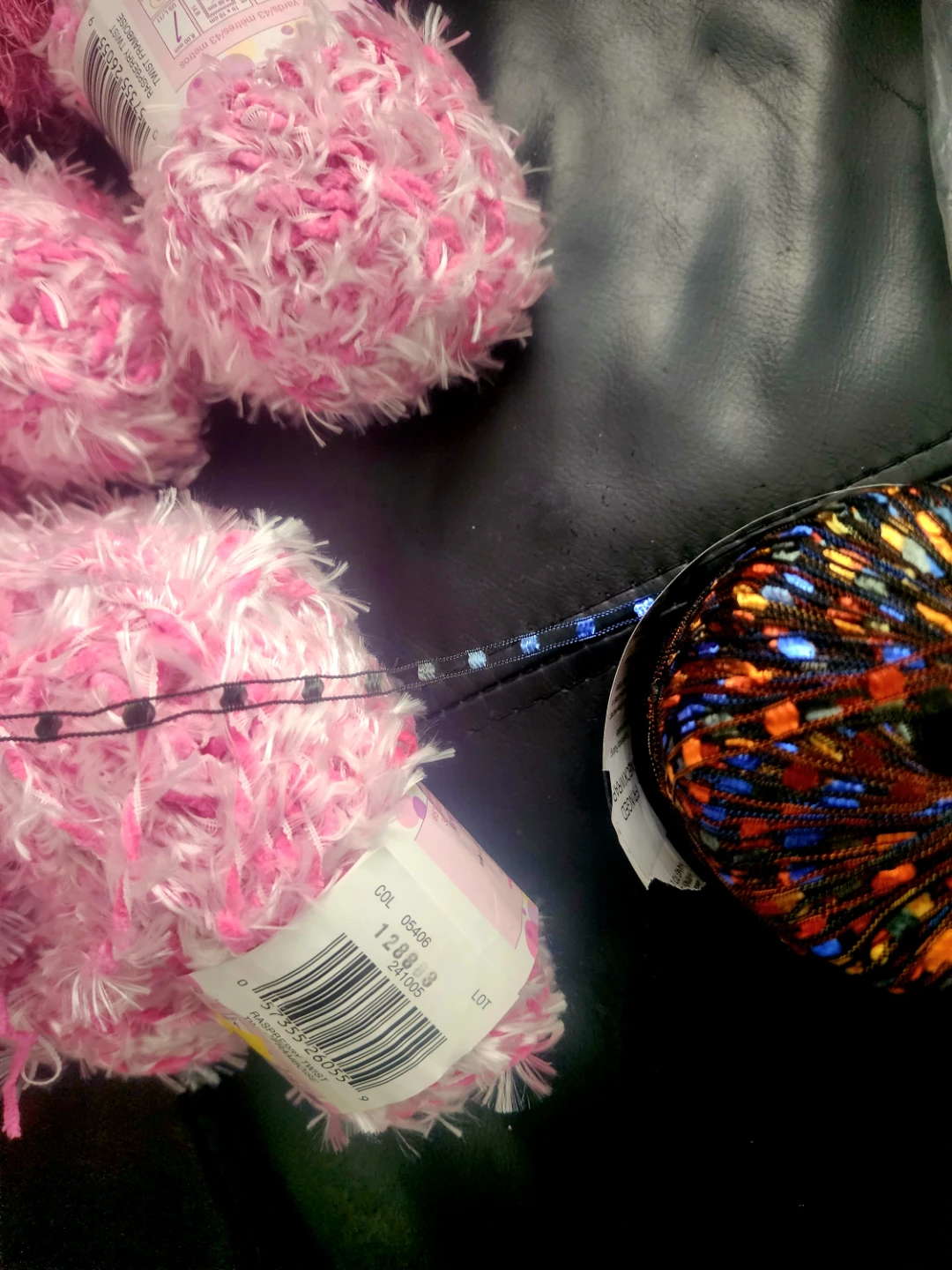 Patons Twister Yarn & Knitting Needles - photo 3