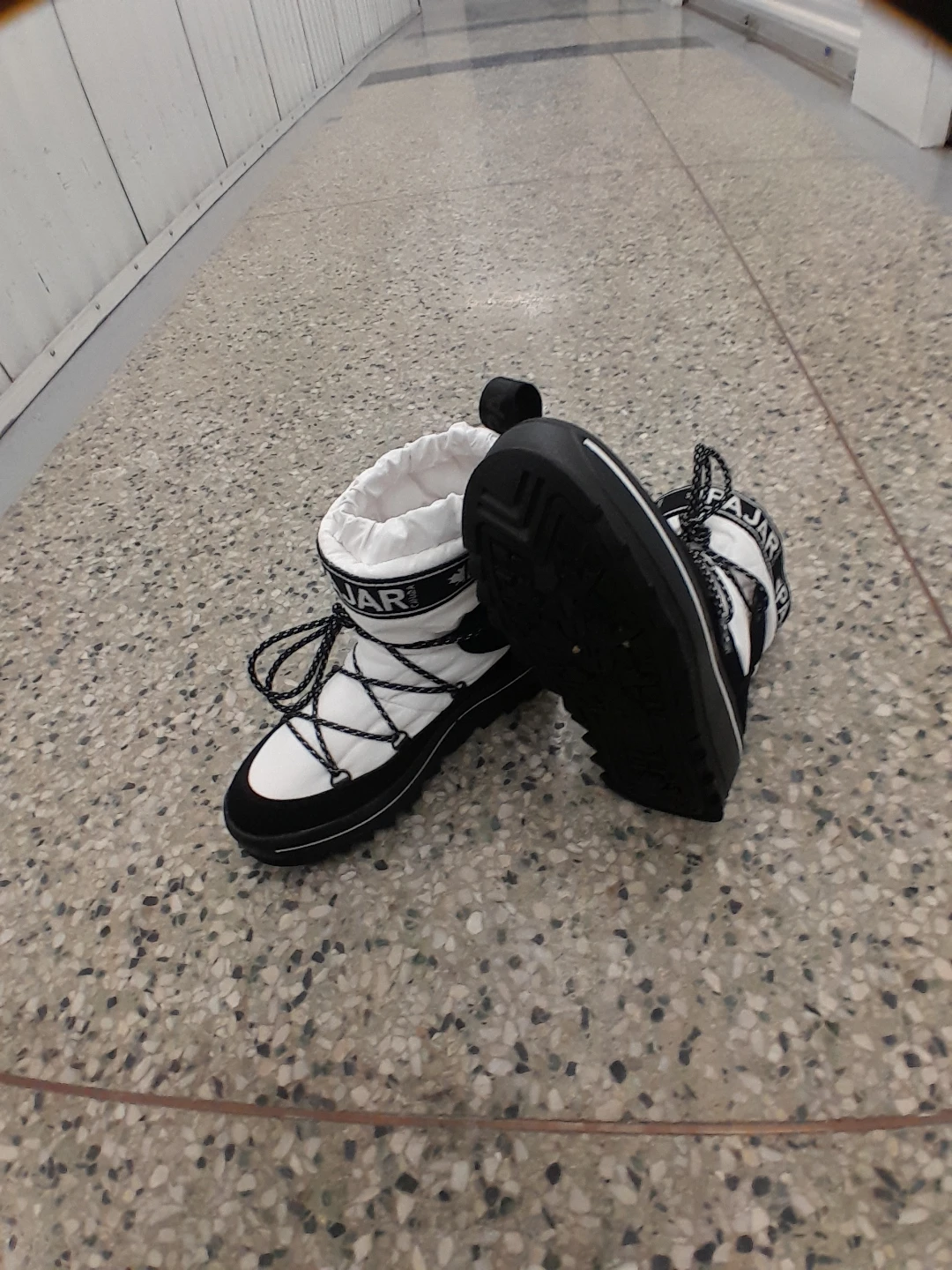 Pajar Winter Boots - Black and White Classic Women's Size 7