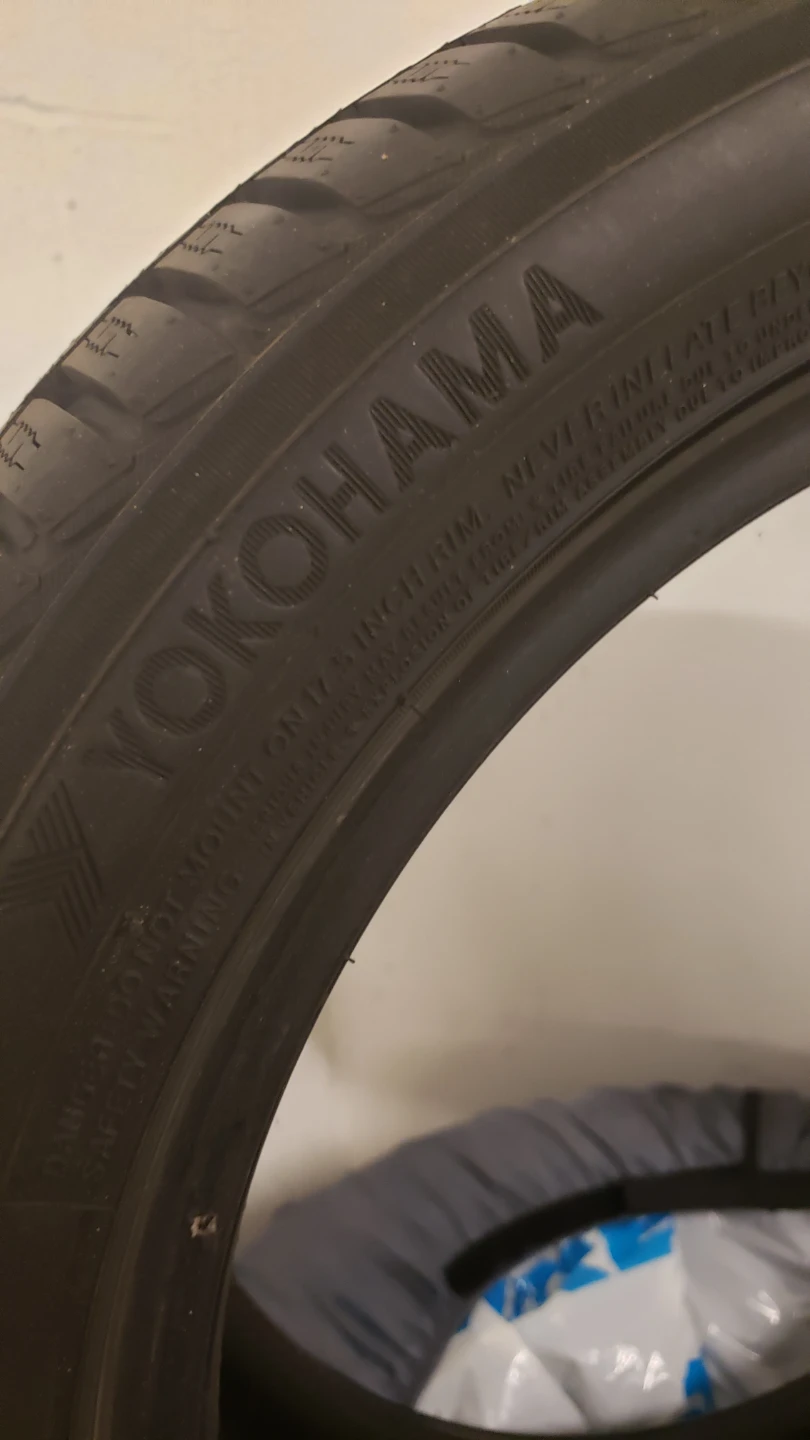 Yokohama BluEarth Winter Tire 225/45R17 - photo 2