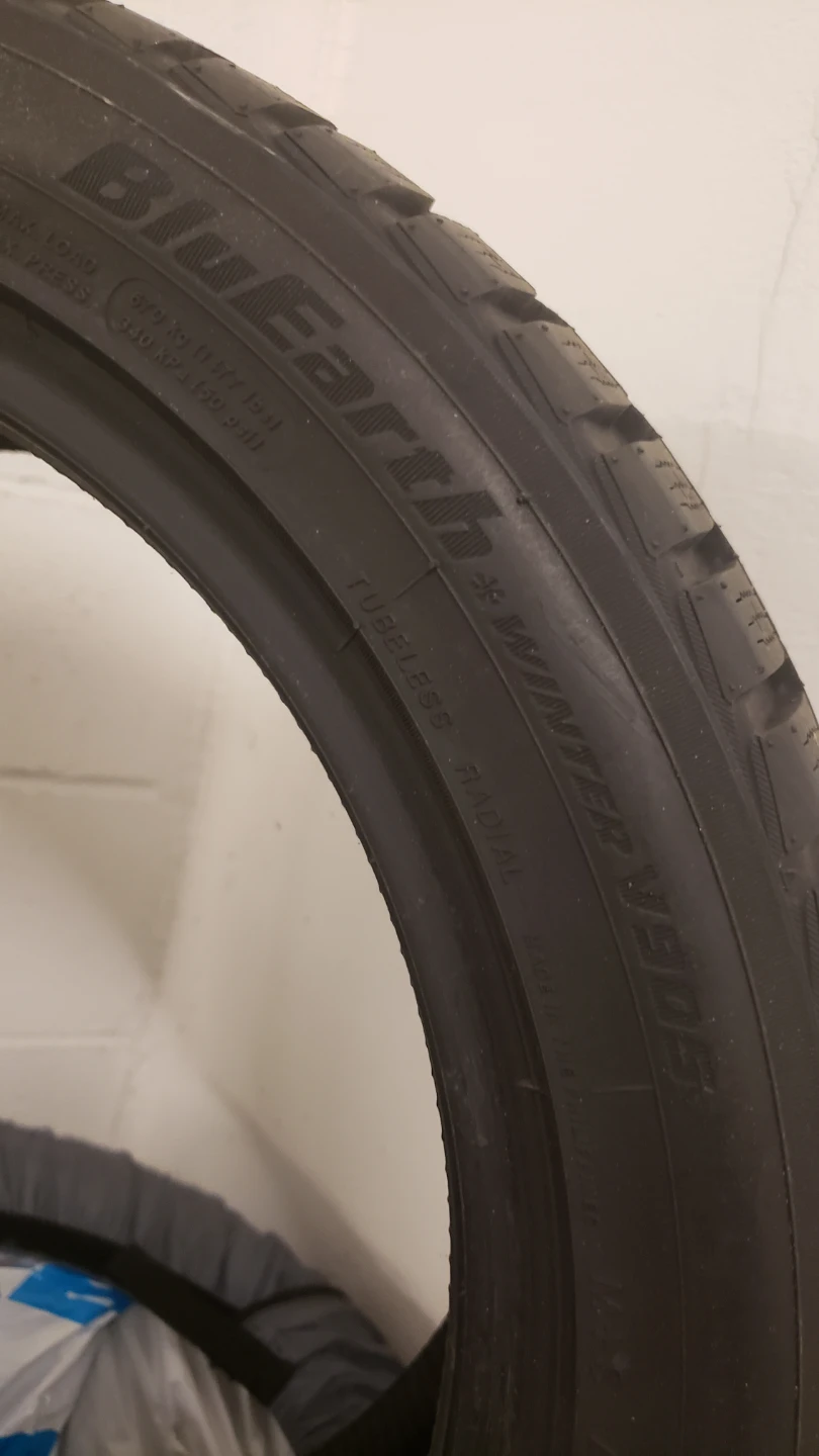 Yokohama BluEarth Winter Tire 225/45R17 - photo 3