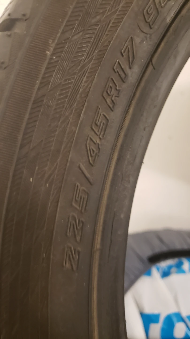 Yokohama BluEarth Winter Tire 225/45R17 - photo 4