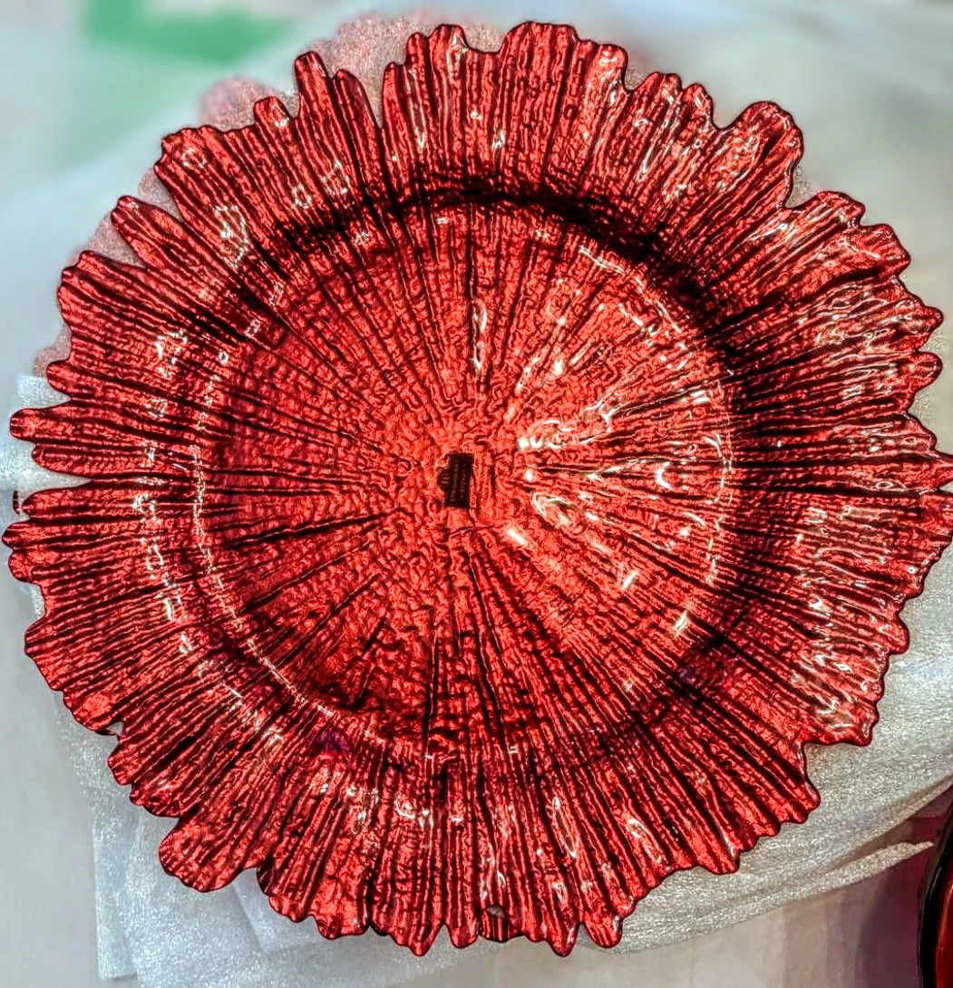 Strawberry Street Red Glass Charger Plates x4 🧡
