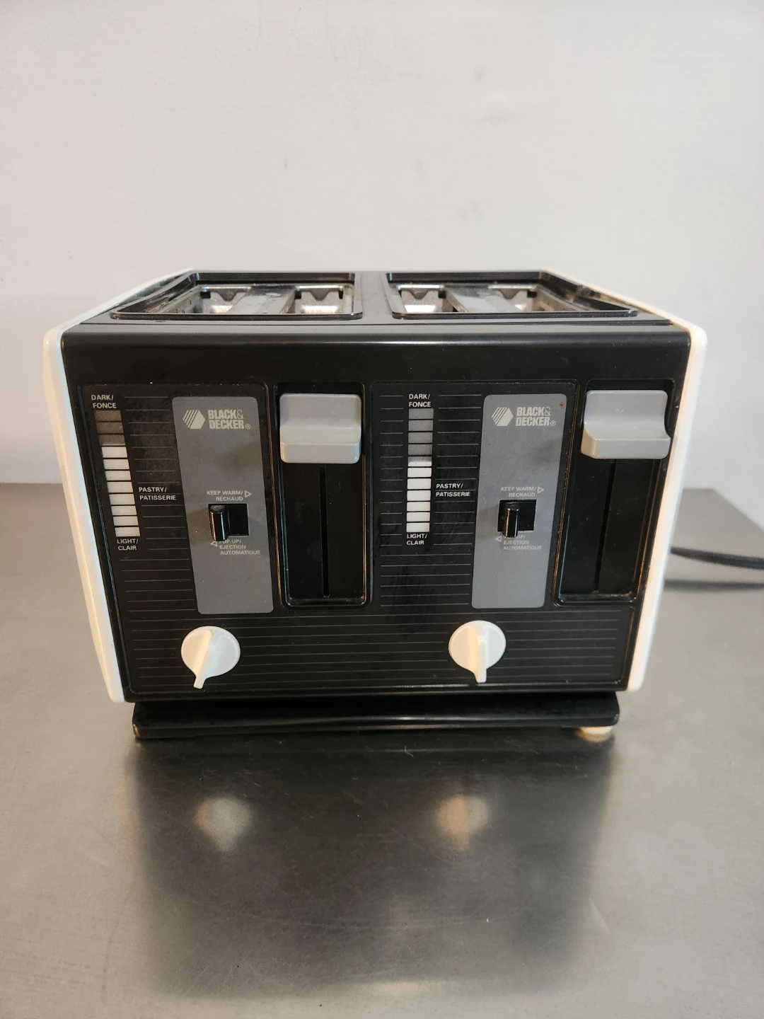 Black & Decker 4-Slice Toaster - photo 3