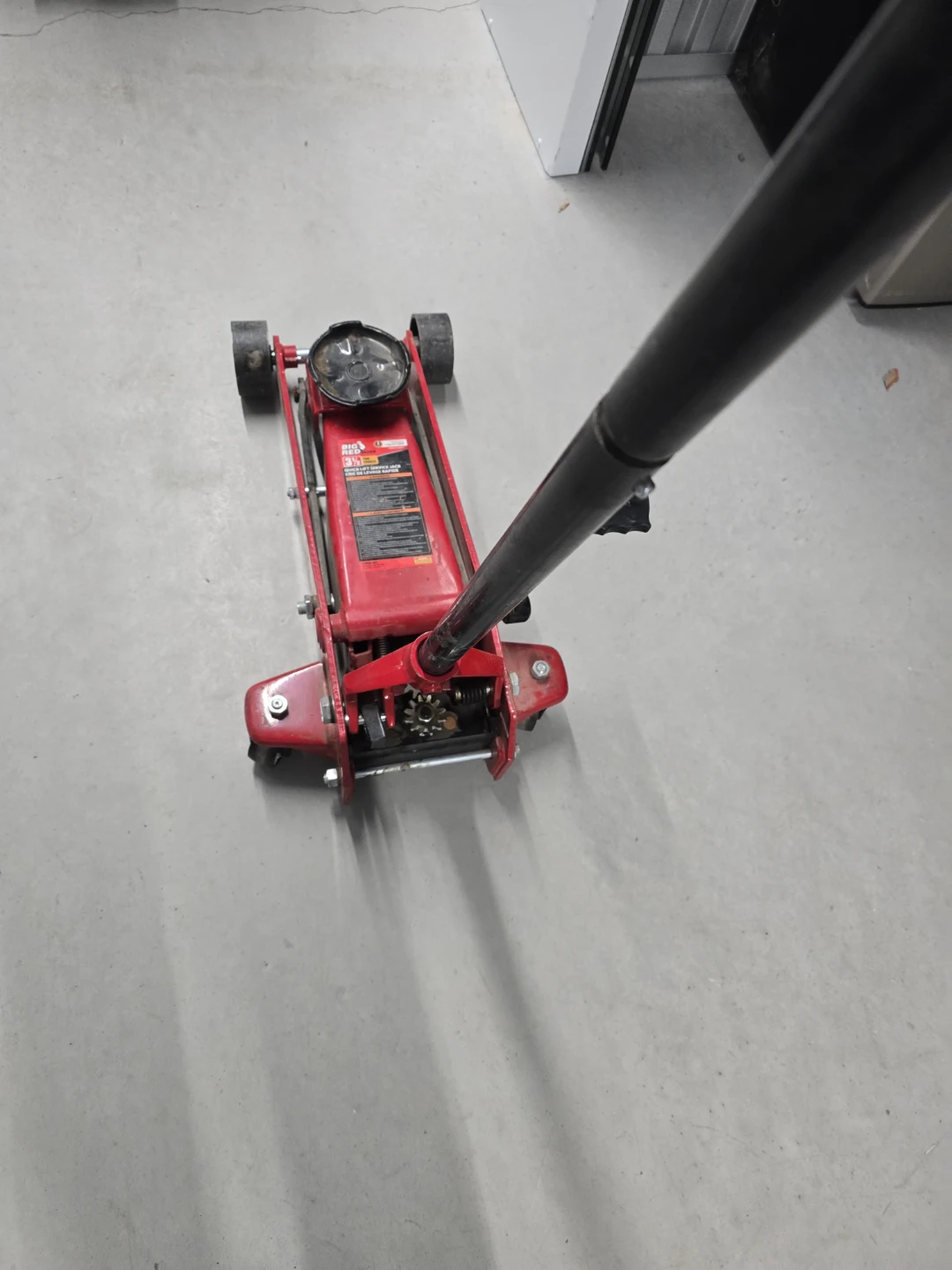Red Hydraulic Floor Jack - photo 2