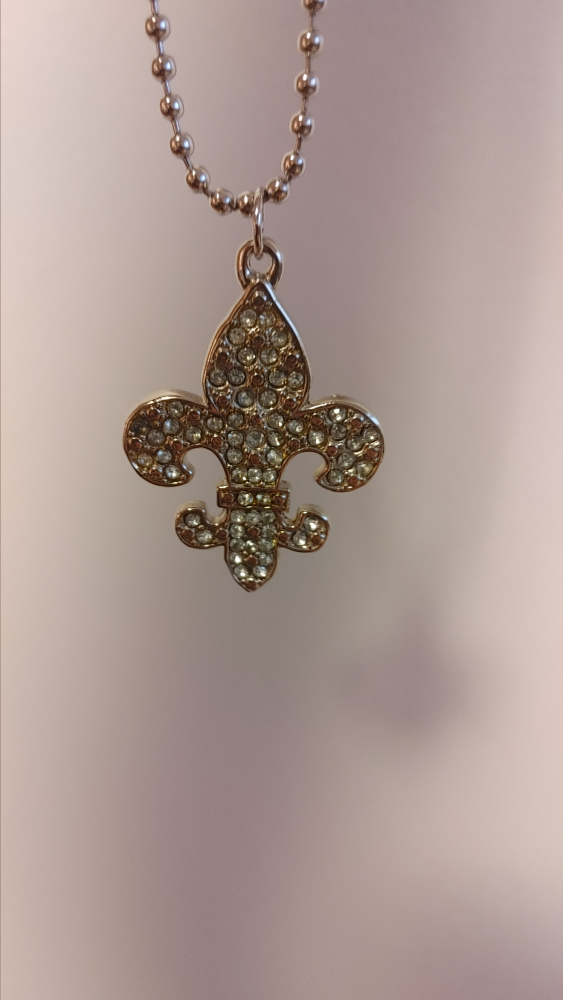 Sparkly Fleur-de-lis Pendant Necklace - photo 5