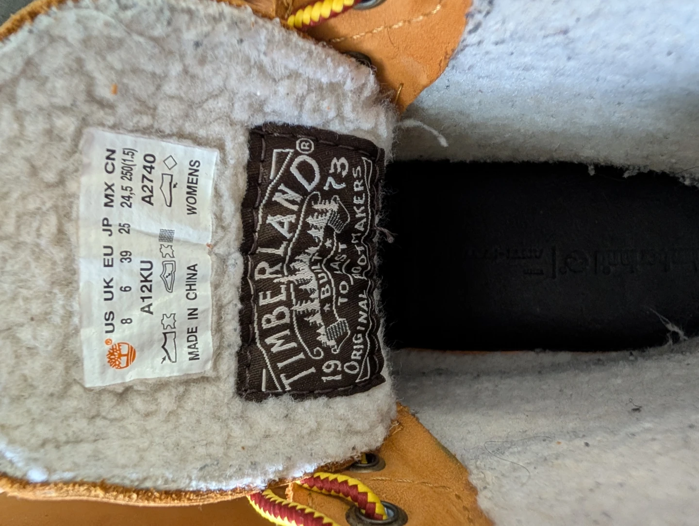 Timberland Women's Premium Fleece-Lined Boots Size 8 - photo 4