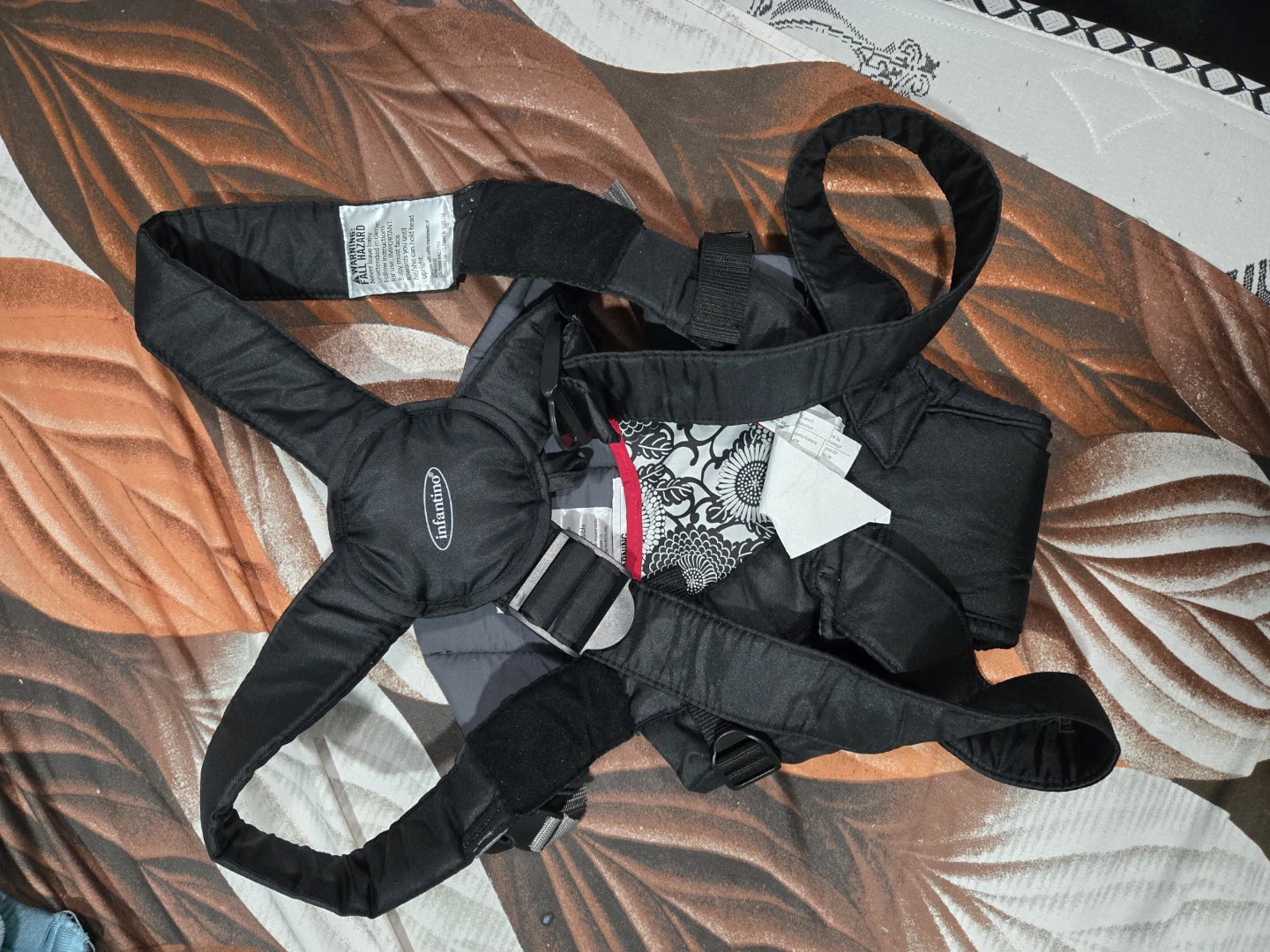 Infantino Baby Carrier - photo 2