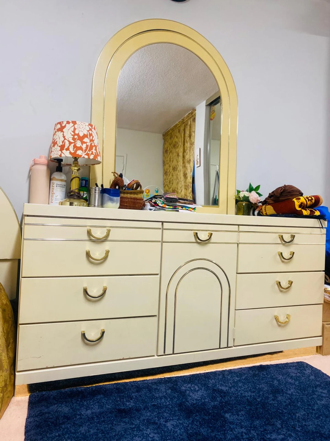 Bedroom set/ Bed and dresser - photo 2