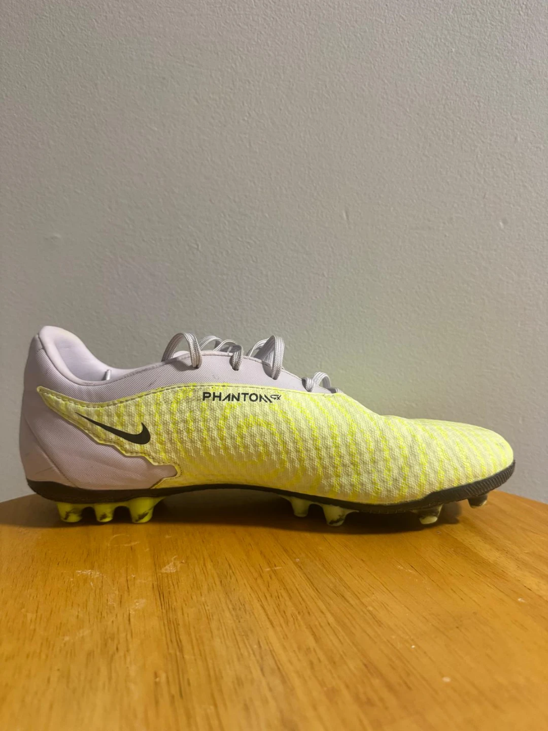 Nike Phantom GX Soccer Cleats. Size - 9 - photo 2