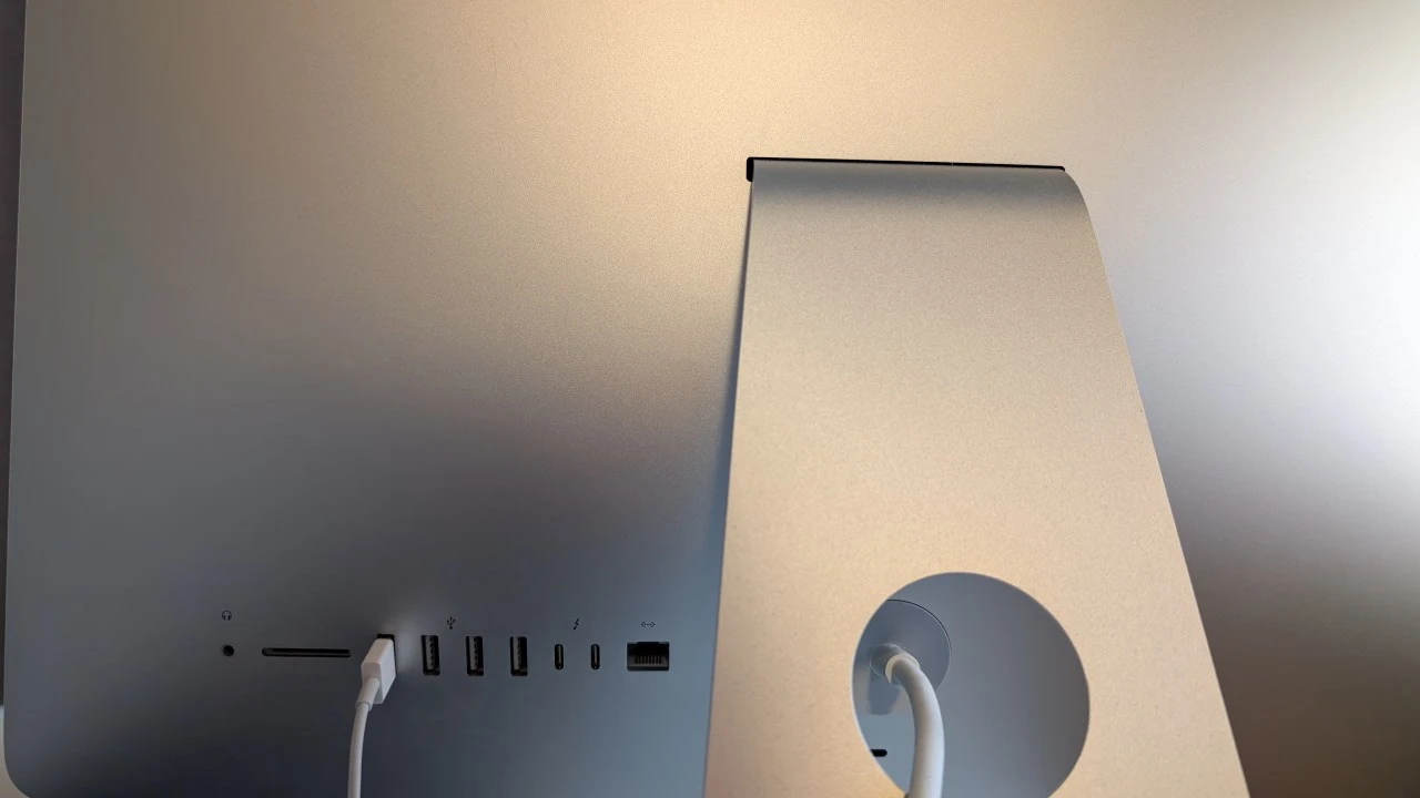 Selling My 21.4 inch iMac 2019, 1TB, Price Is Firm! - photo 4