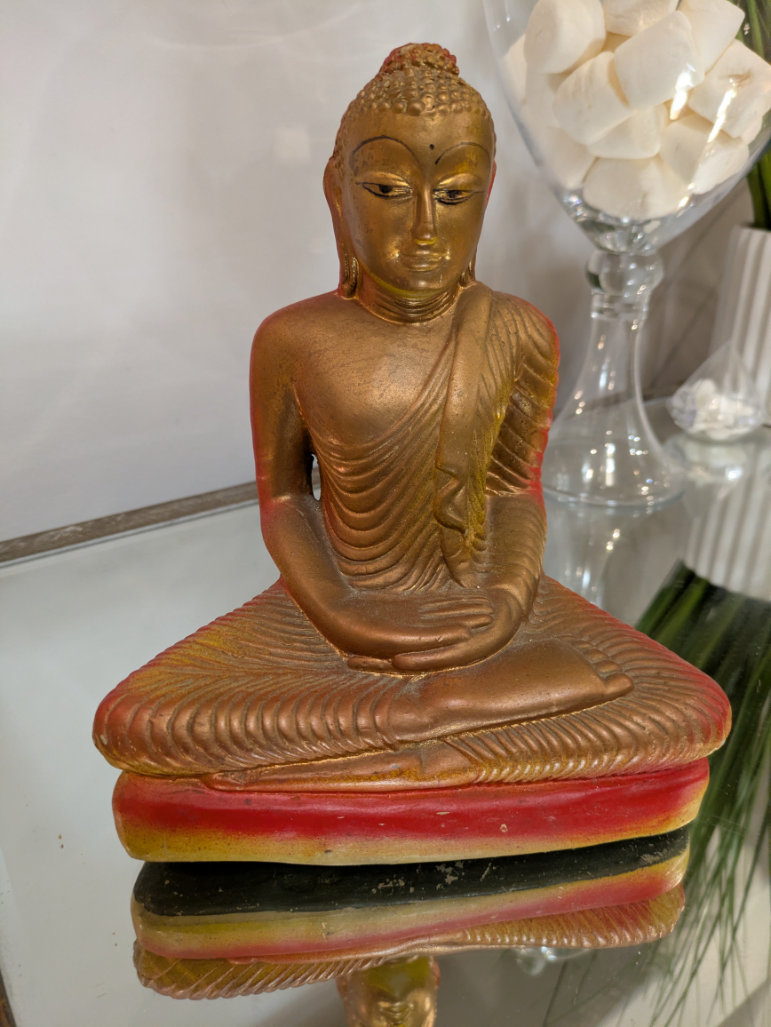 🏆 Buddha statue 9 inches tall.