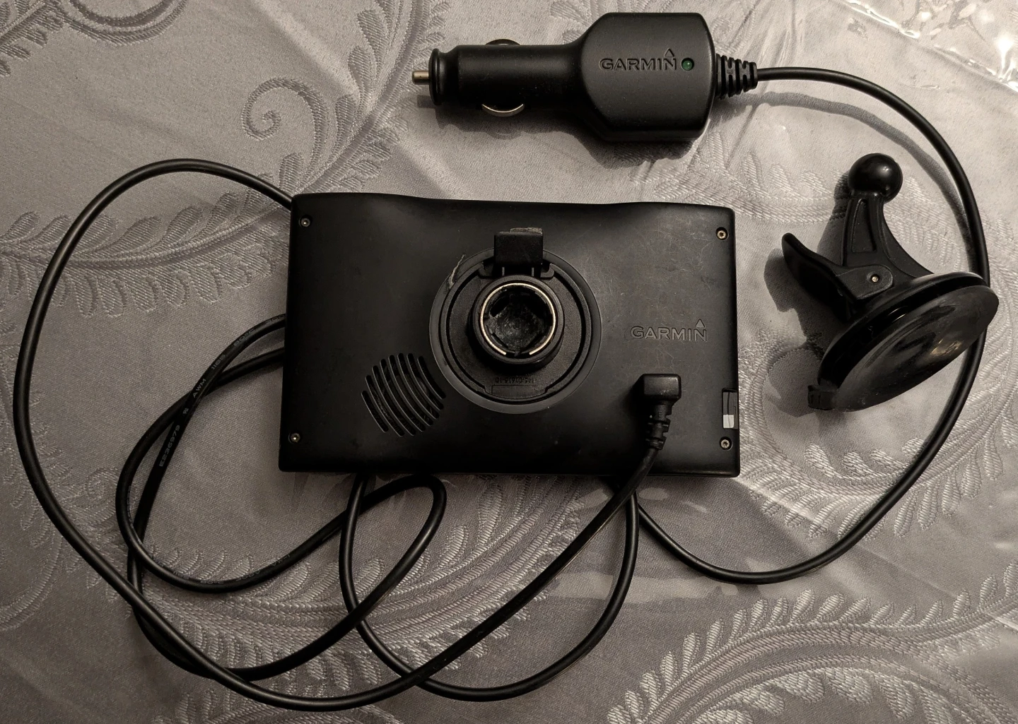 Garmin GPS Navigator with Suction Cup Mount and Car Charger - photo 2