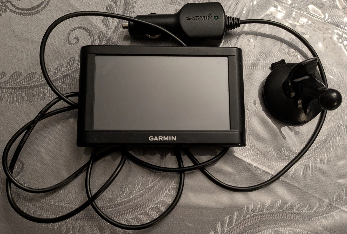 Garmin GPS Navigator with Suction Cup Mount and Car Charger