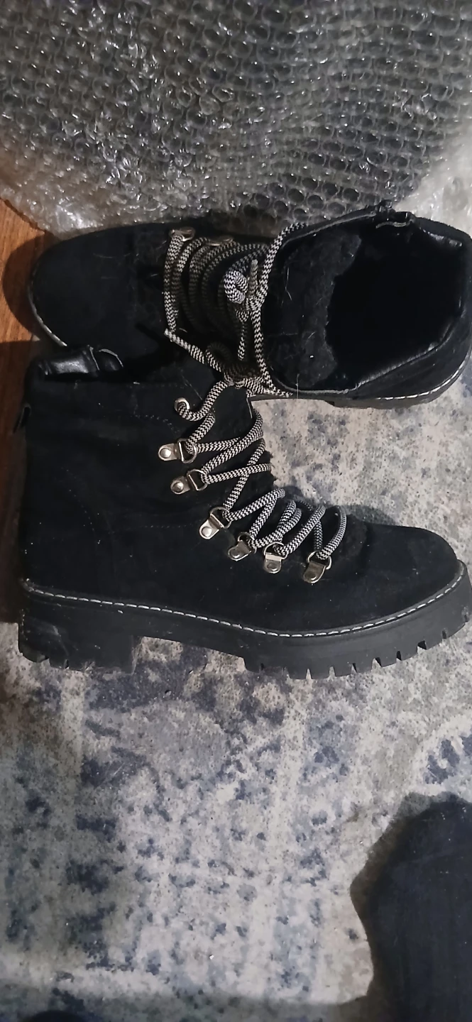 Black Lace-Up Winter Boots - photo 2