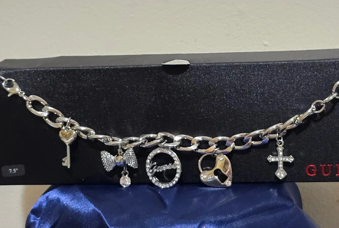 Guess Charm Bracelet Silver Tone 7.5" - photo 2