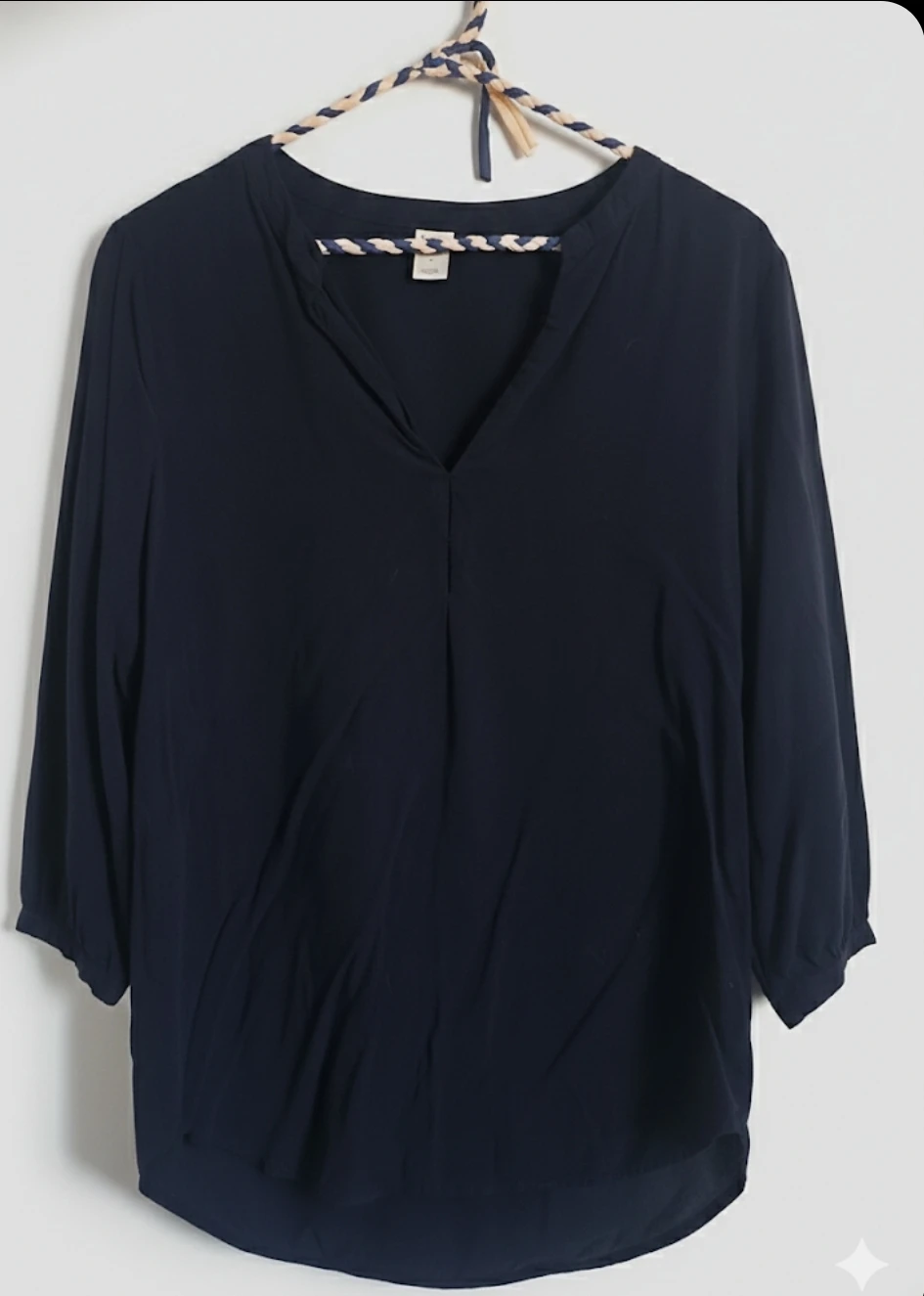 Navy Blue V-Neck Blouse -3/4 sleeve- Size Medium - photo 2