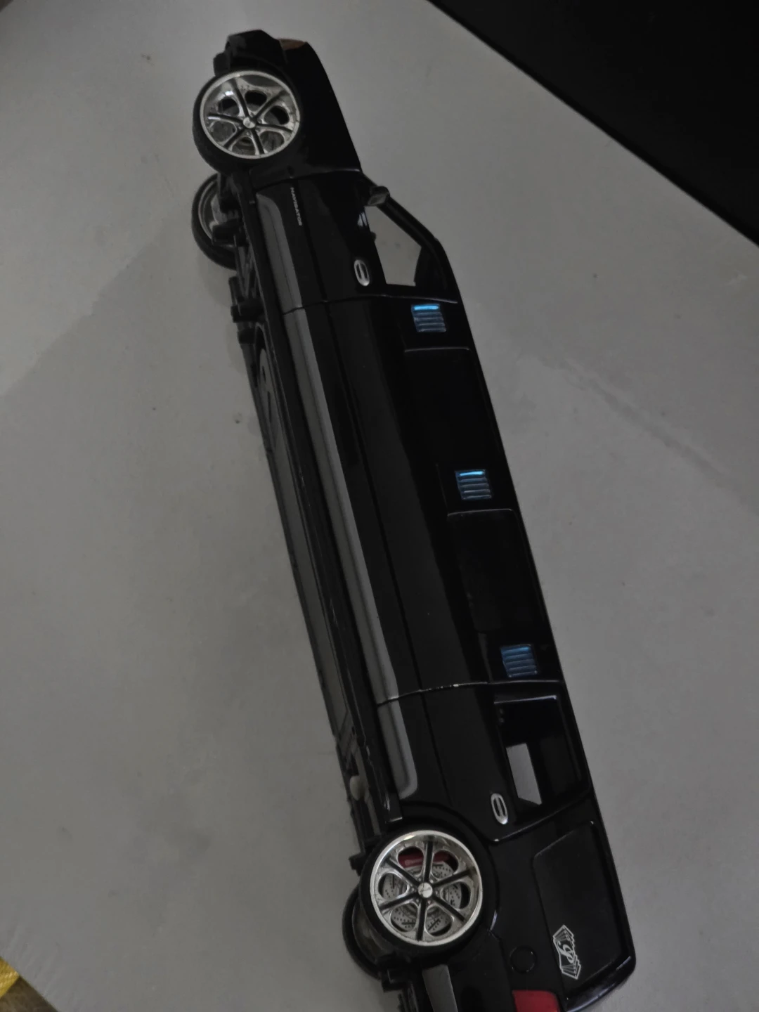 Black Lincoln Navigator Limo Toy Car - photo 3