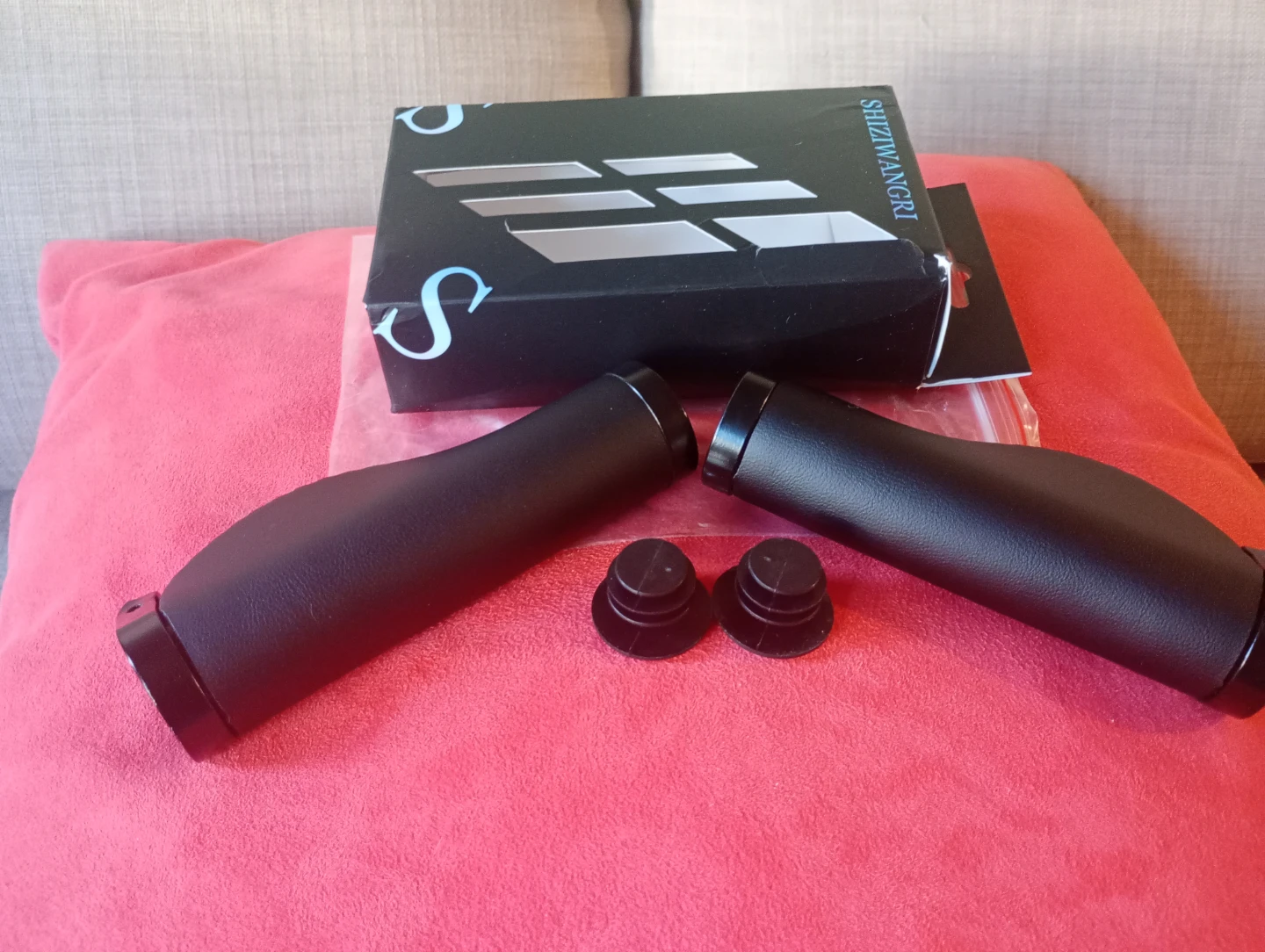 Brand New Black Ergonomic Bicycle Handlebar Grips - photo 2