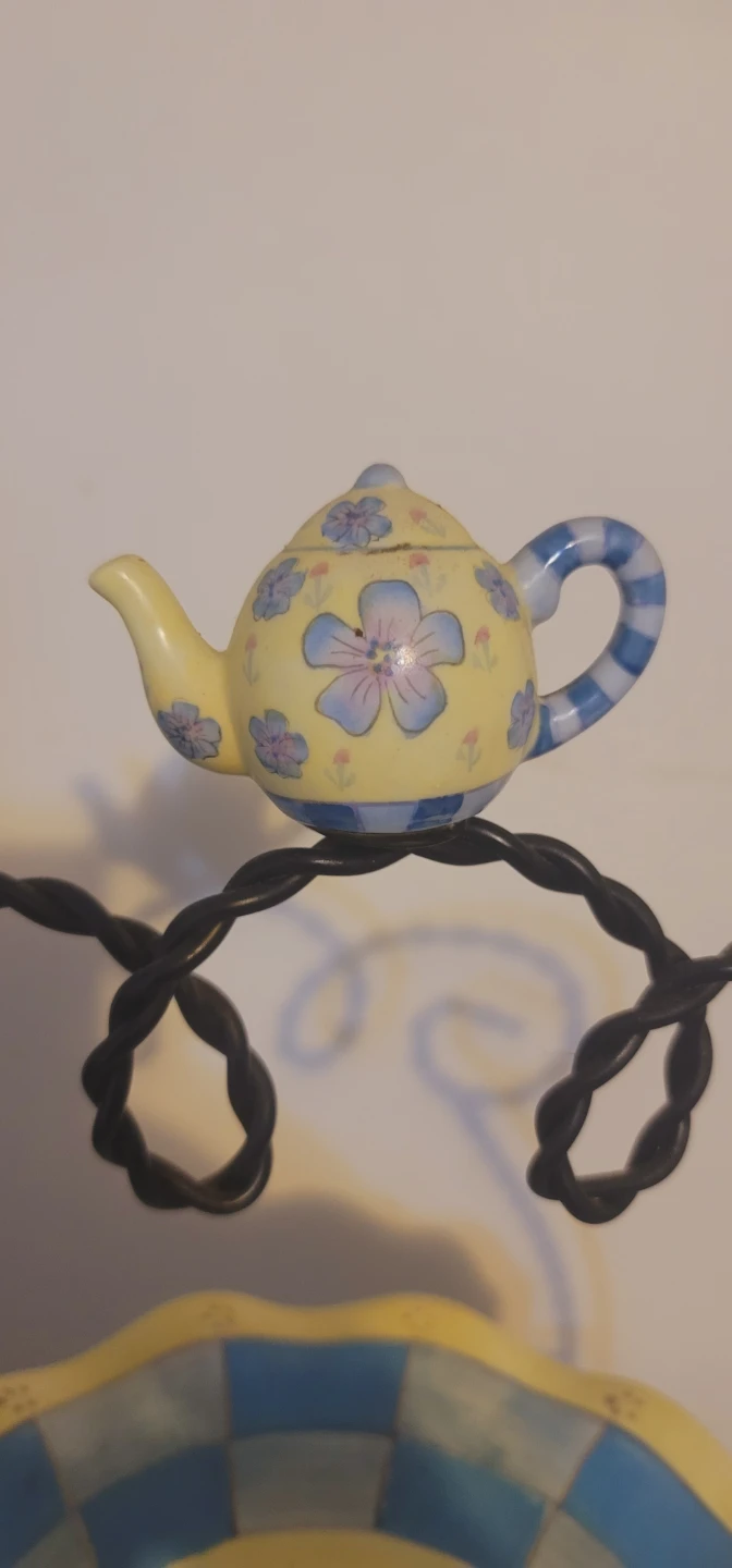 Tea-Themed 2-Tier Serving Stand