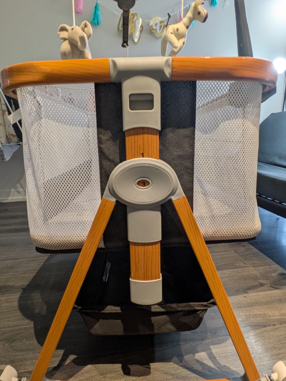 Baby Bassinet with Mobile - photo 2