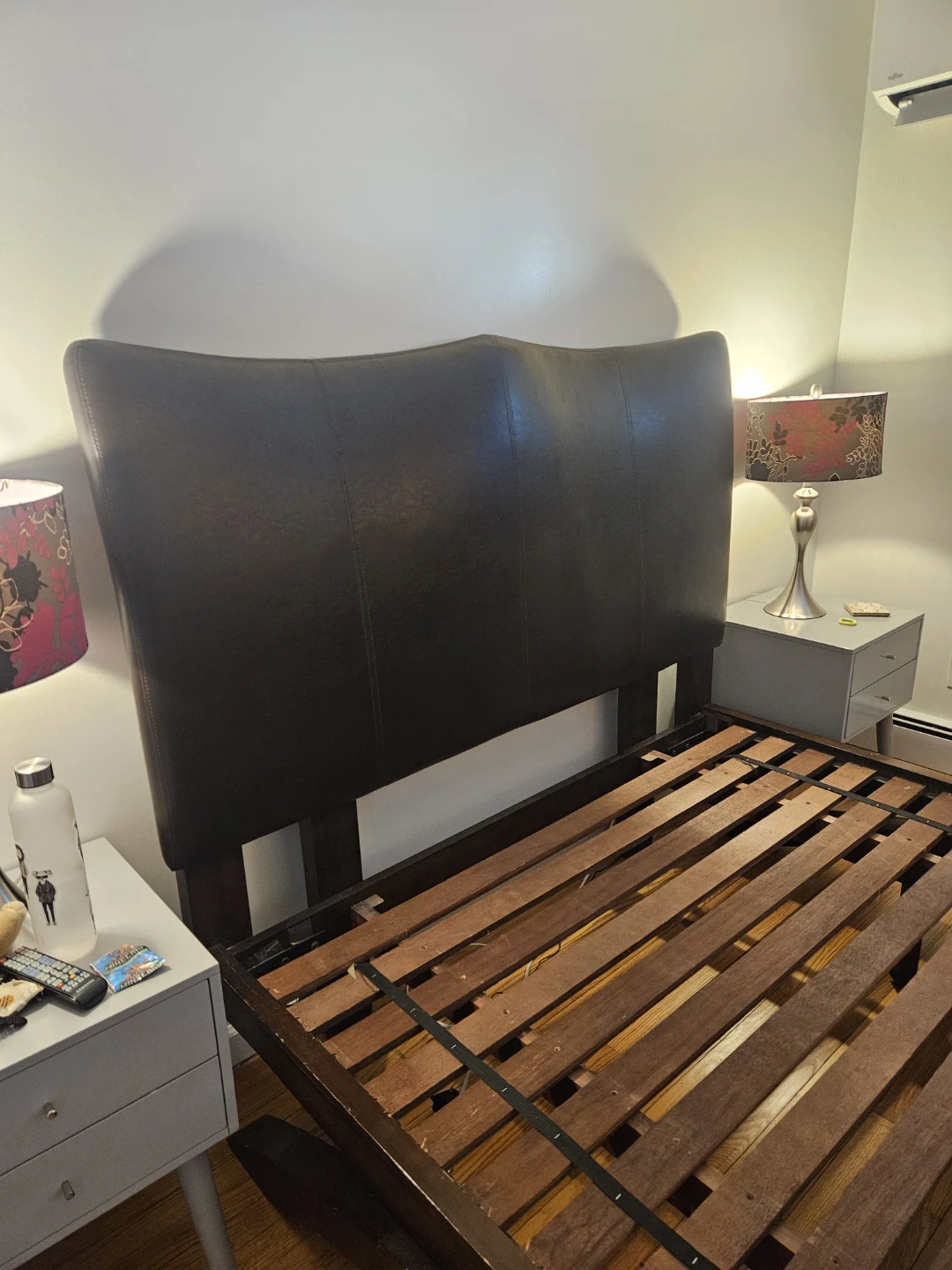 Brown Leather Dark Wood Queen Size Bed Frame - photo 4