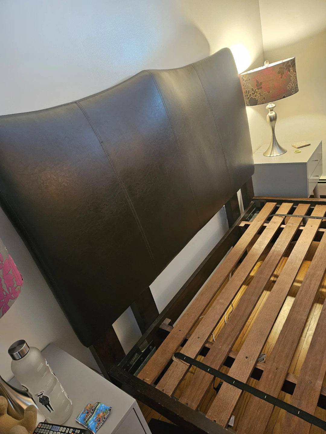 Brown Leather Dark Wood Queen Size Bed Frame - photo 5