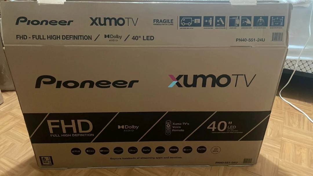 Pioneer XumoTV 40" FHD LED Smart TV - photo 2