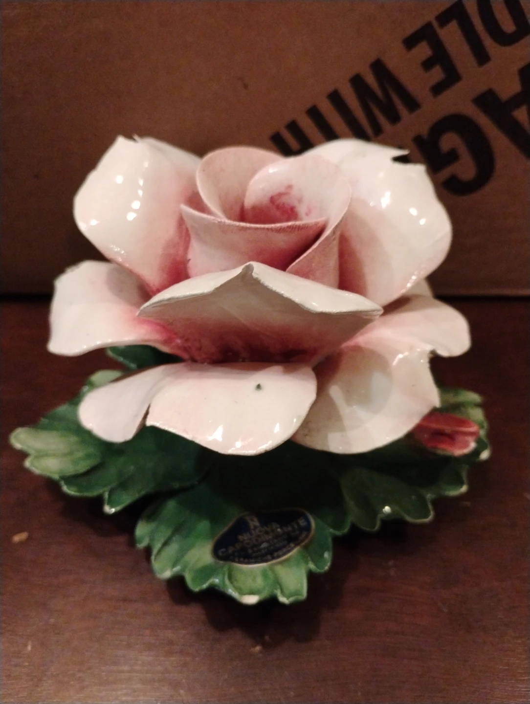 Nuova Capodimonte Porcelain Rose Figurine - photo 3