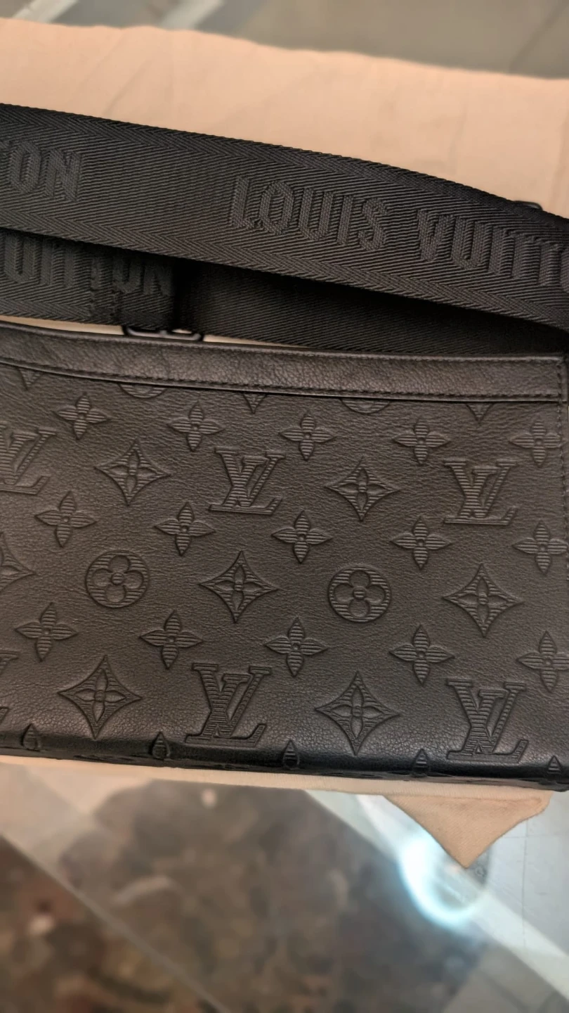 Louis Vuitton Gaston Pouch - photo 2