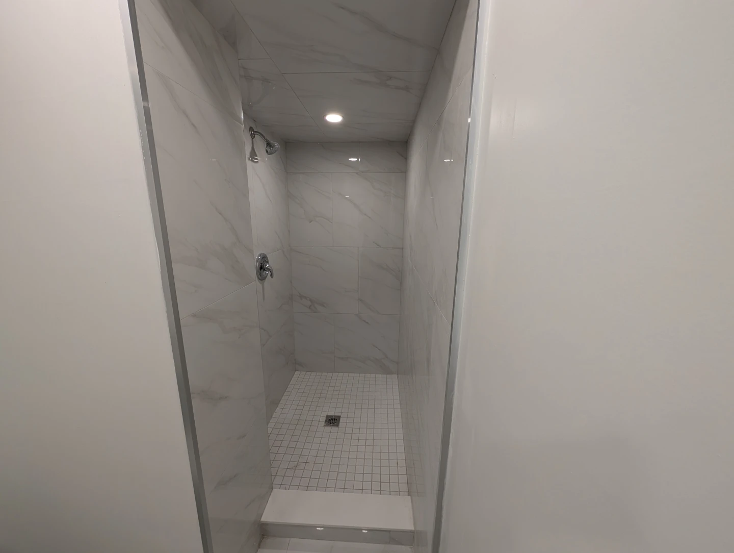 3 bedroom basement apartment for rent - photo 4