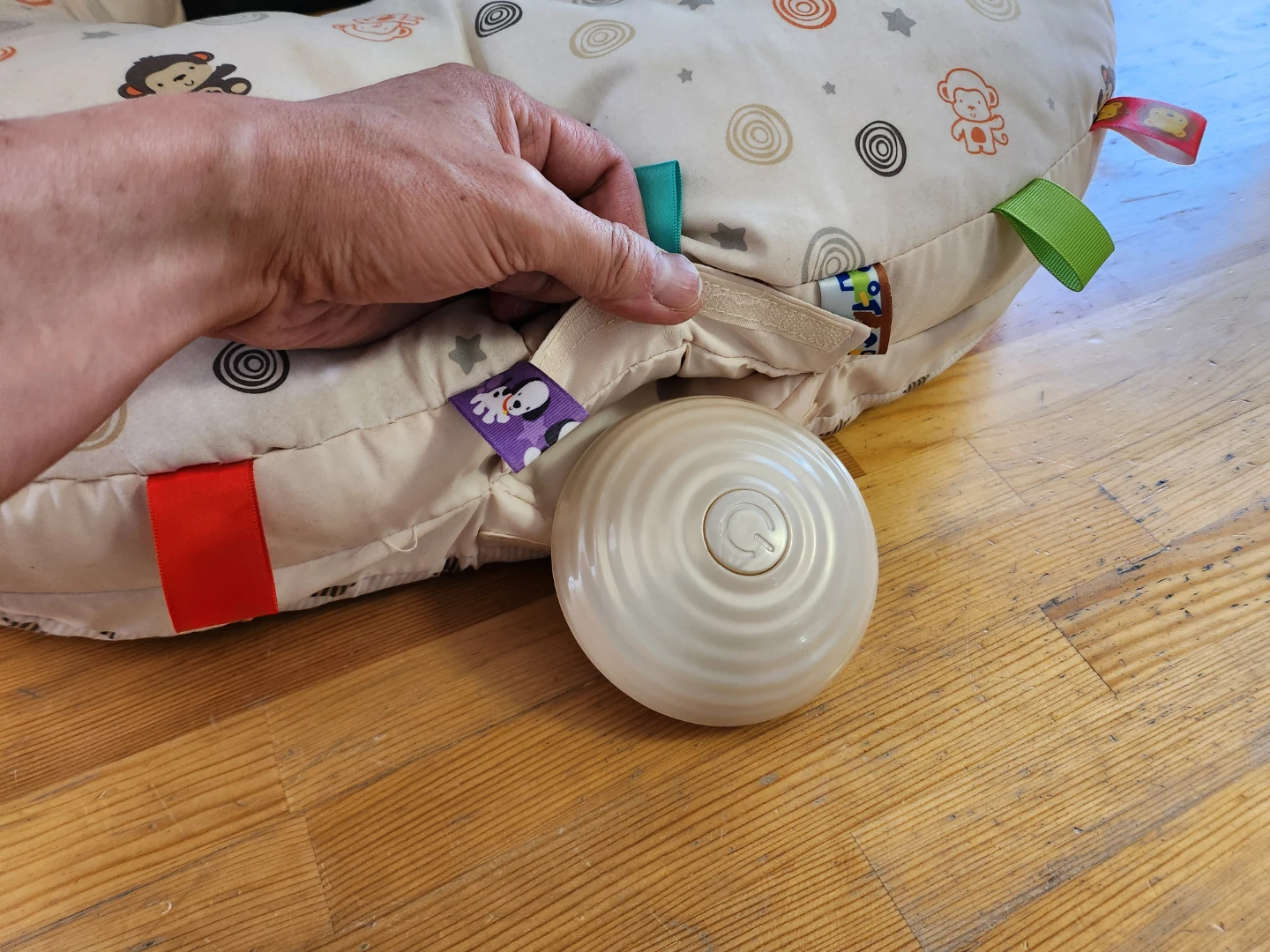 Comfort & Harmony Mombo Nursing Pillow - Monkey Pattern - photo 4