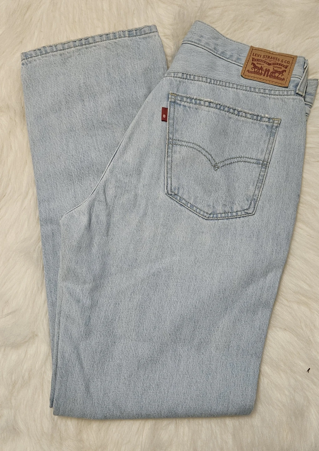 Levi's Light Wash Distressed Jeans