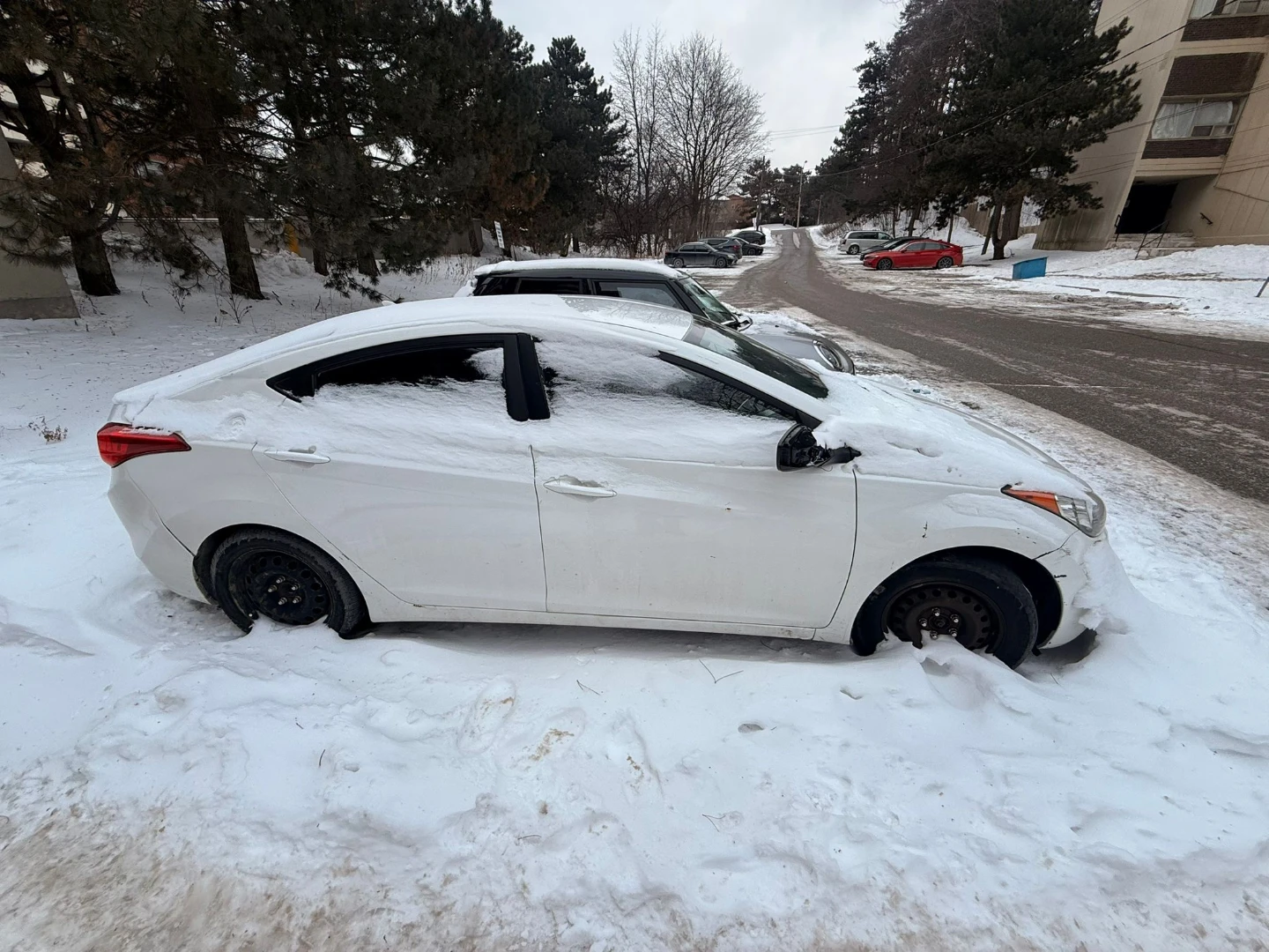 FREE — 2013 Hyundai Elantra (MUST BE TOWED OR YOU A MECHANIC)