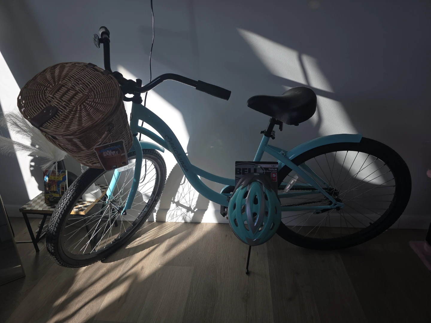 Women's Cruiser Bicycle with Wicker Basket and Bell Helmet - photo 4