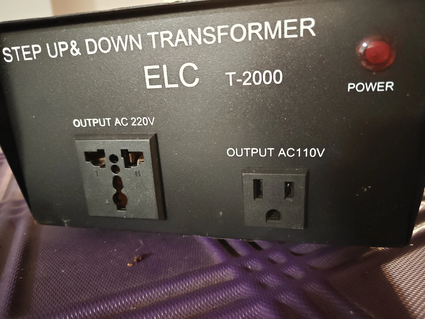 ELC T-2000 Step Up & Down Transformer - photo 2