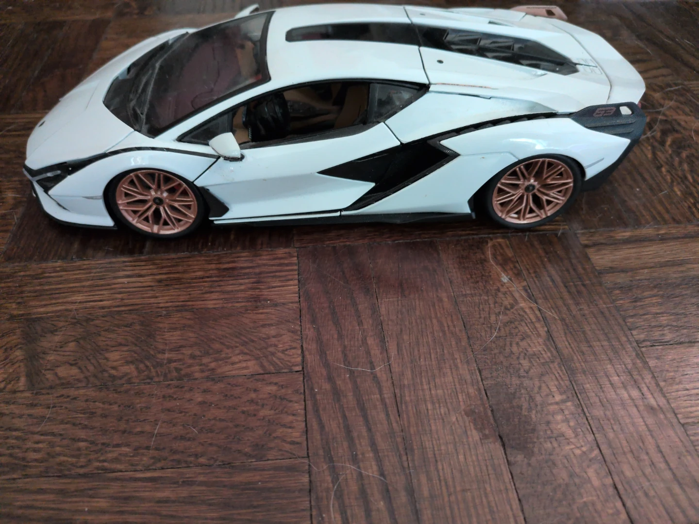 White Lamborghini Toy Car - photo 2
